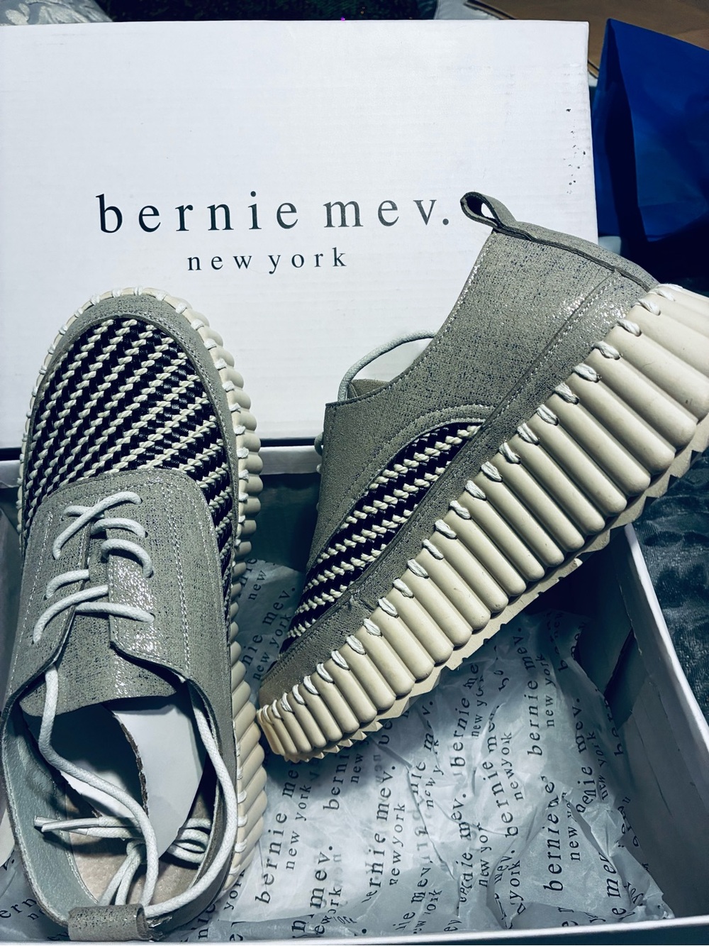 #391|Bernie mev. Black and White Woven Platform Sneakers